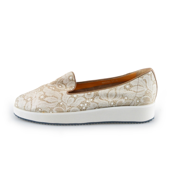 Everybody Loafers 