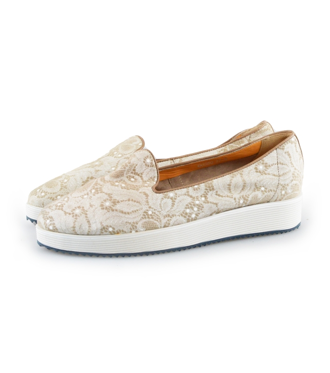 Everybody Loafers 