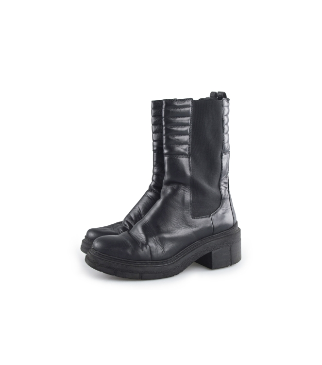 Unisa Chelsea boots