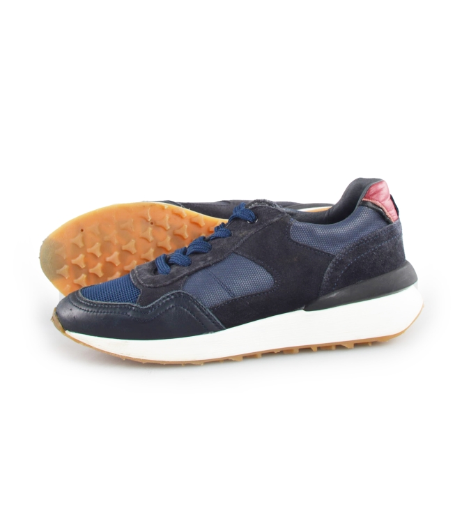 Wysh Sneakers