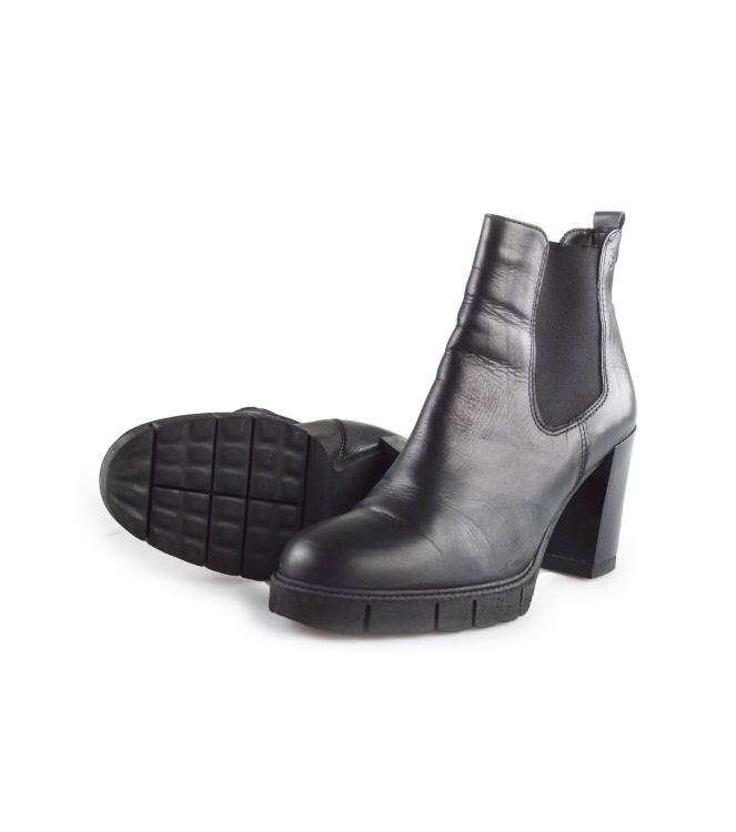 Tamaris Chelsea boots