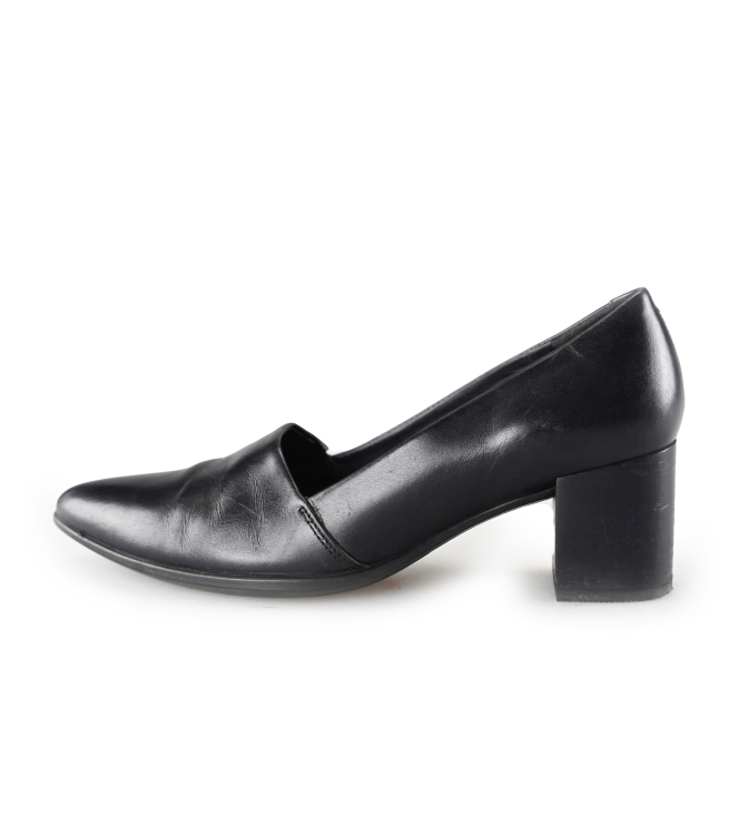 Ecco Pumps