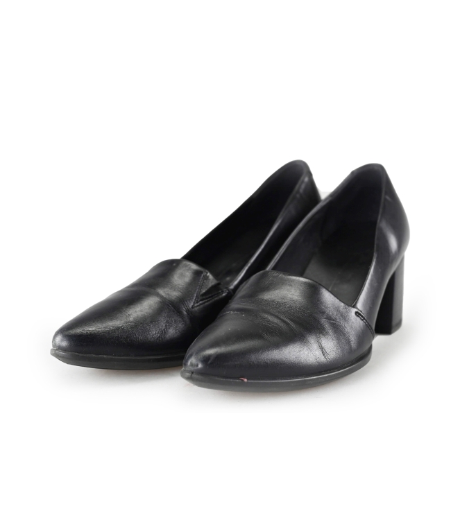 Ecco Pumps