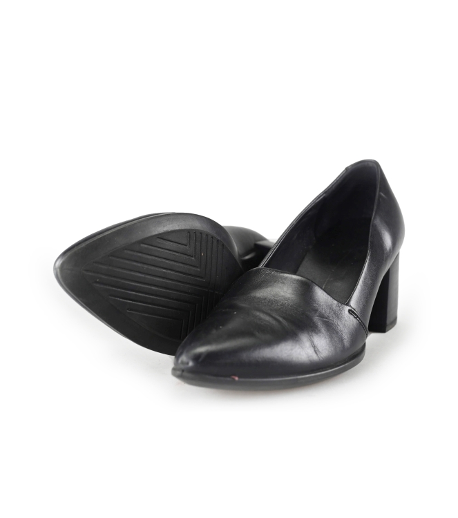 Ecco Pumps