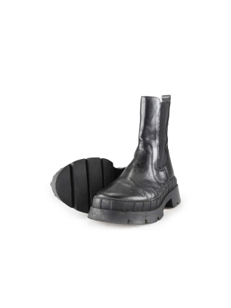 Nelson Chelsea boots