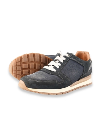 Travelin Sneakers