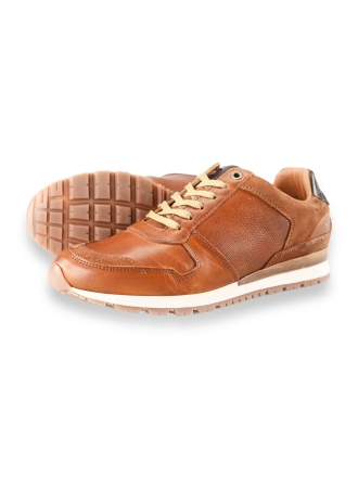 Travelin Sneakers
