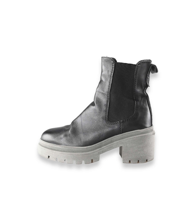 Tamaris Chelsea boots