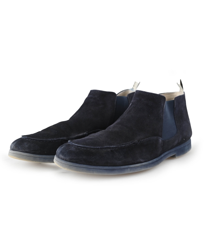 Chelsea boots