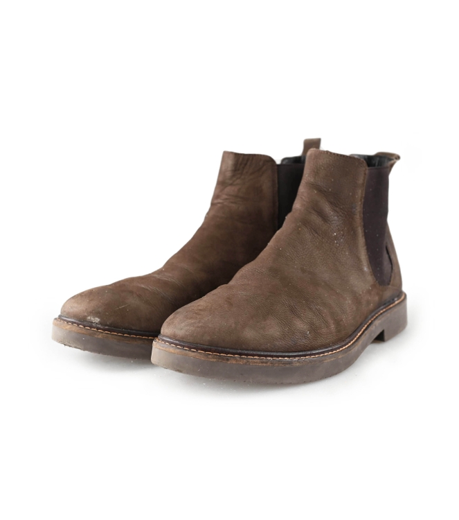 Chelsea boots