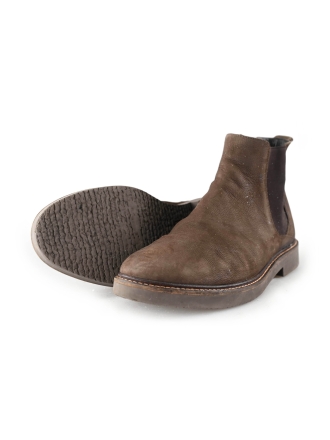 Chelsea boots