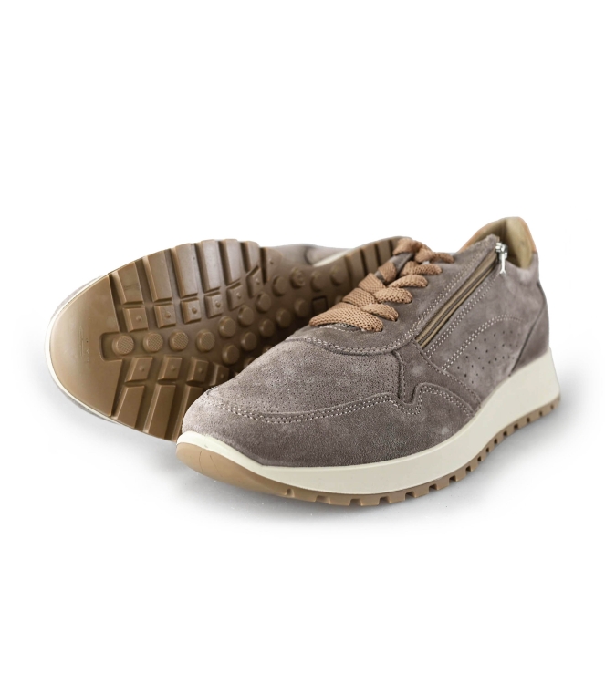 Mac Sneakers