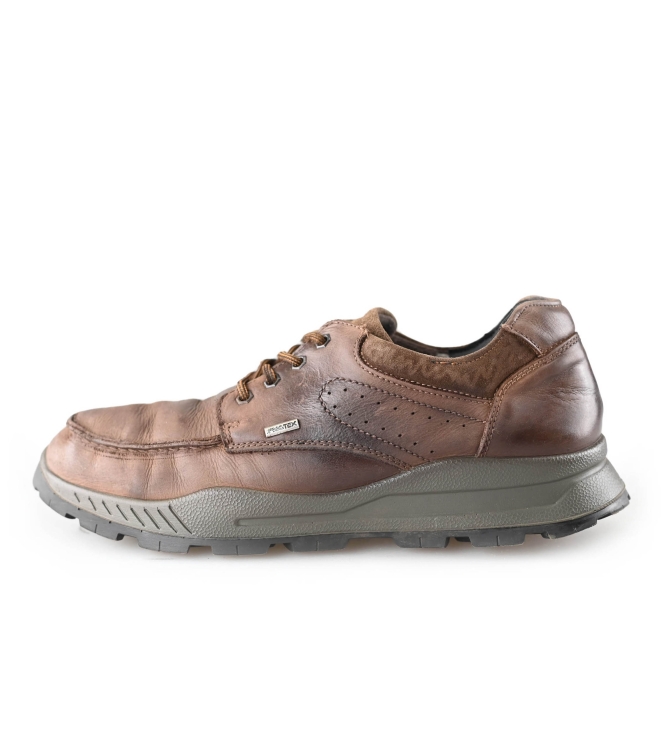 Mac Sneakers