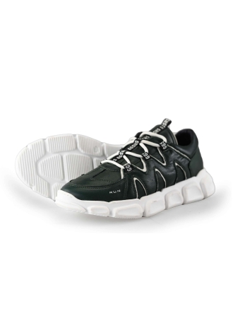 Giga Sneakers