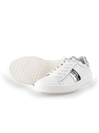 Giga Sneakers