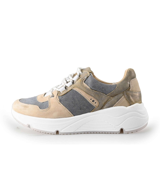 AQA Sneakers