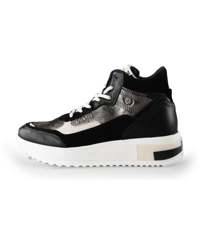 Giga Sneakers