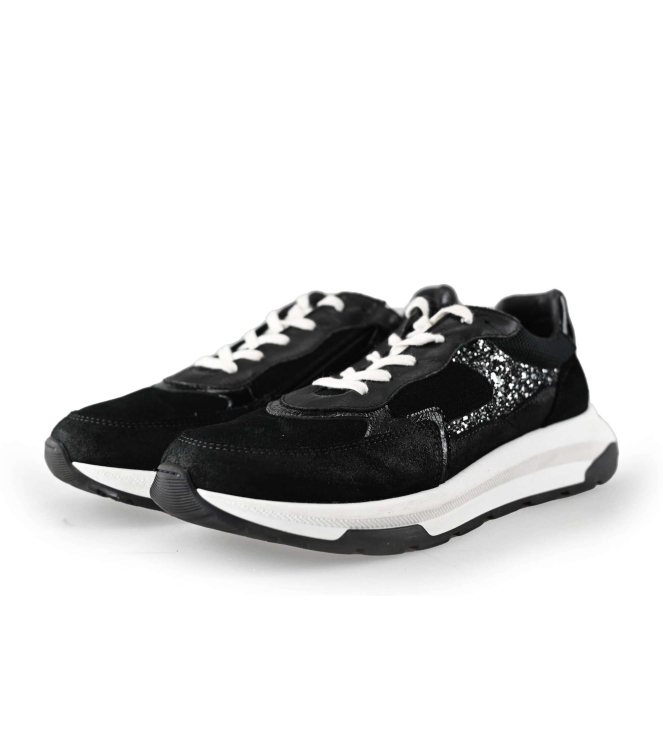 Giga Sneakers