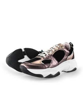 Giga Sneakers