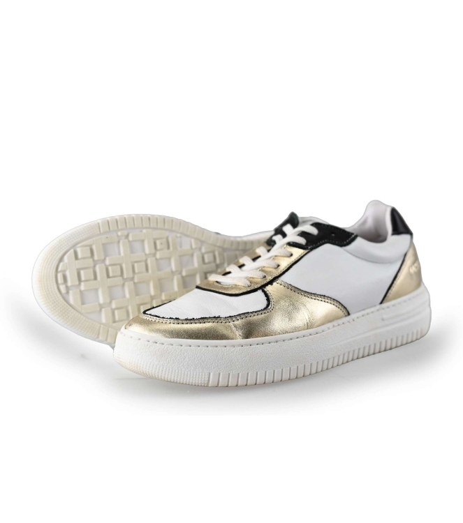 Giga Sneakers