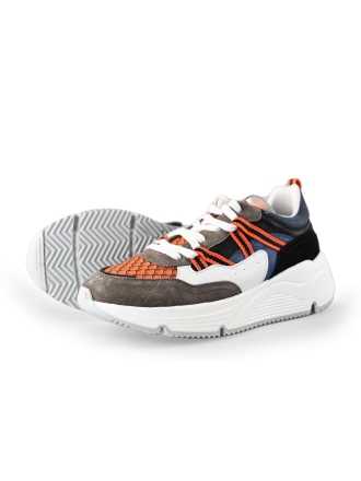 Giga Sneakers