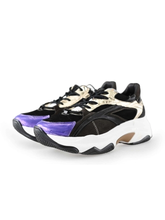 Giga Sneakers