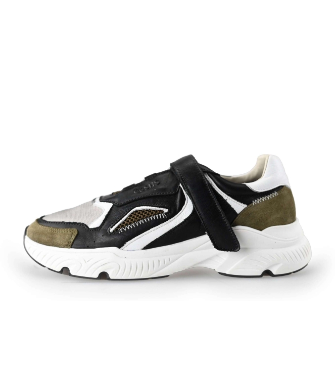 Giga Sneakers