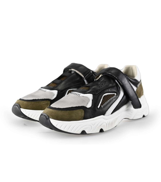 Giga Sneakers