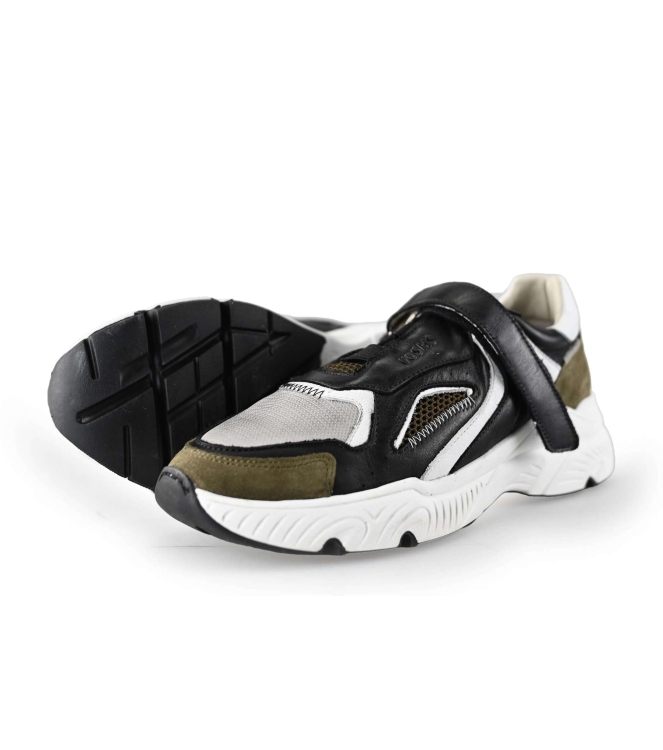 Giga Sneakers