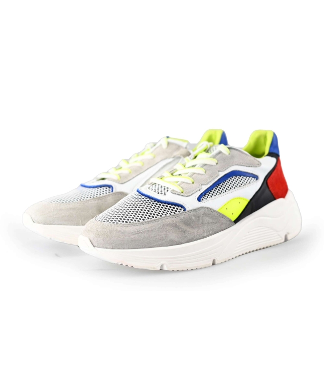 Giga Sneakers
