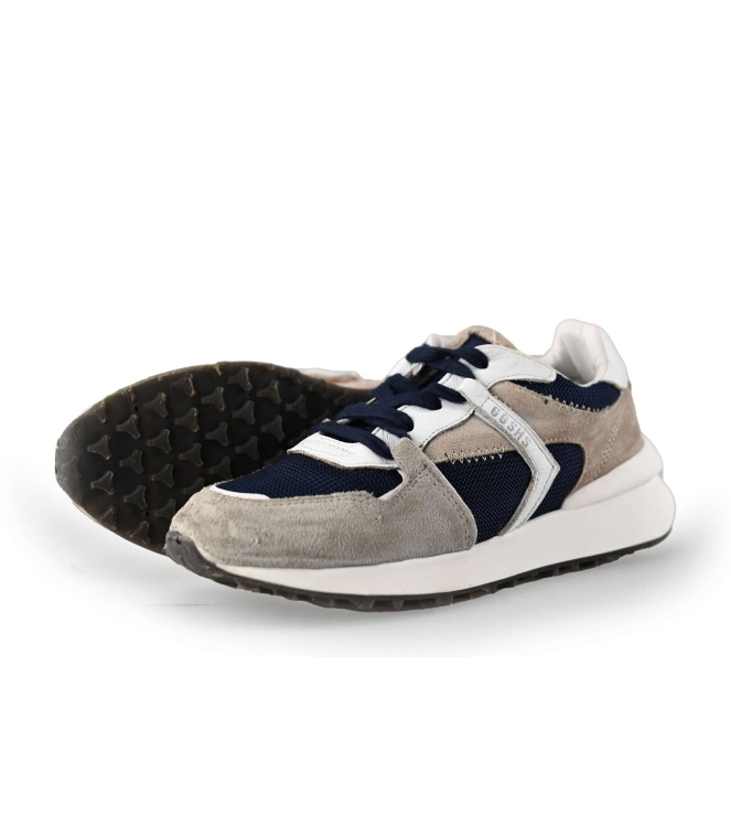 Giga Sneakers