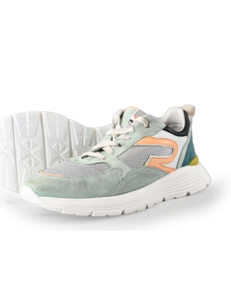 Giga Sneakers