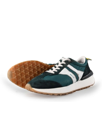 Giga Sneakers