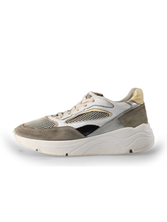 Giga Sneakers