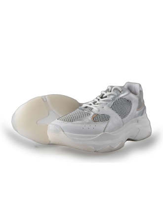 Giga Sneakers
