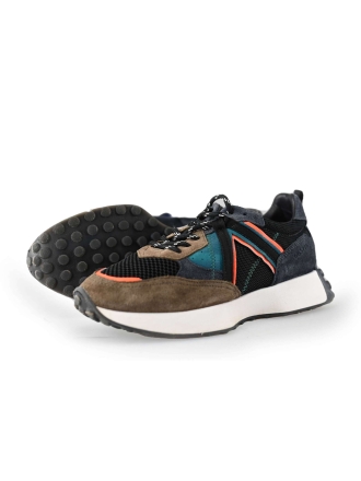 Giga Sneakers