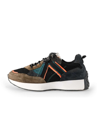 Giga Sneakers