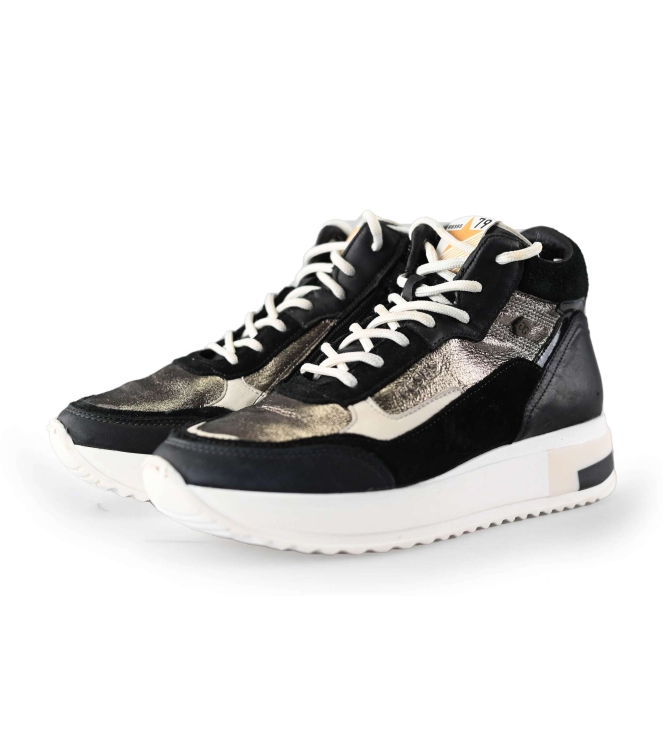 Giga Sneakers