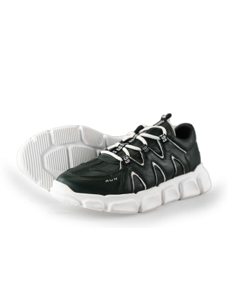 Giga Sneakers
