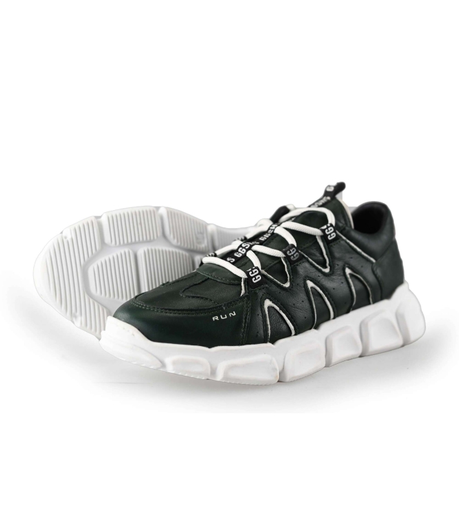 Giga Sneakers