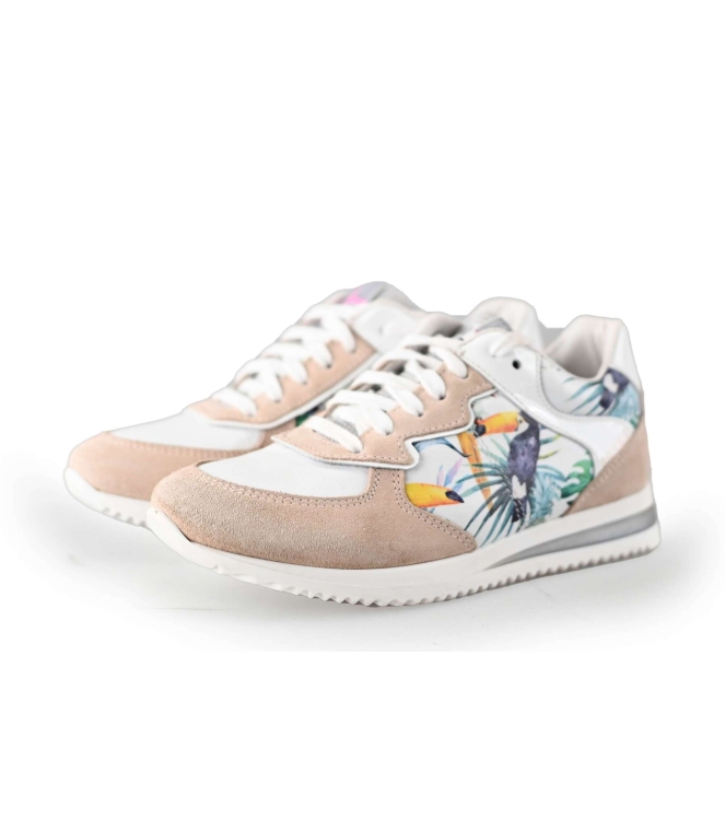 Giga Sneakers