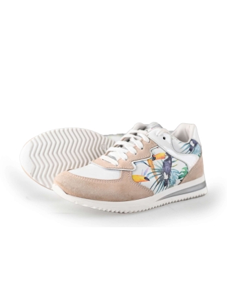 Giga Sneakers