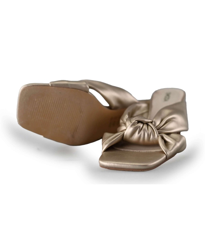 Omoda Pumps
