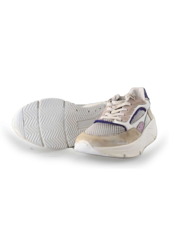 Giga Sneakers