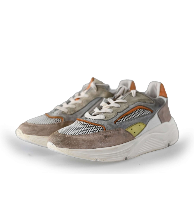 Giga Sneakers