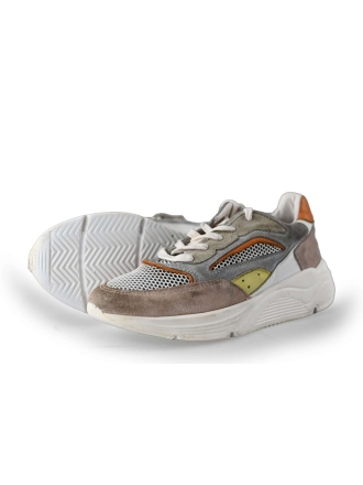 Giga Sneakers