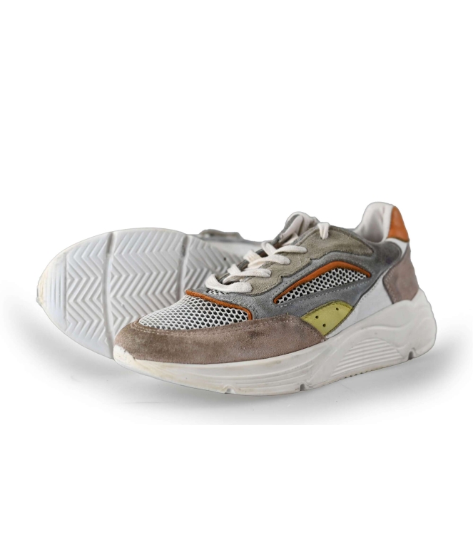Giga Sneakers