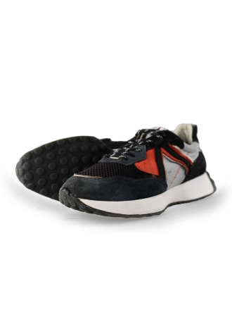Giga Sneakers