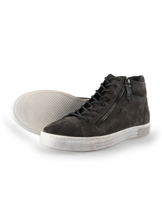 AQA Sneakers