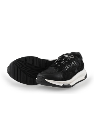 Giga Sneakers